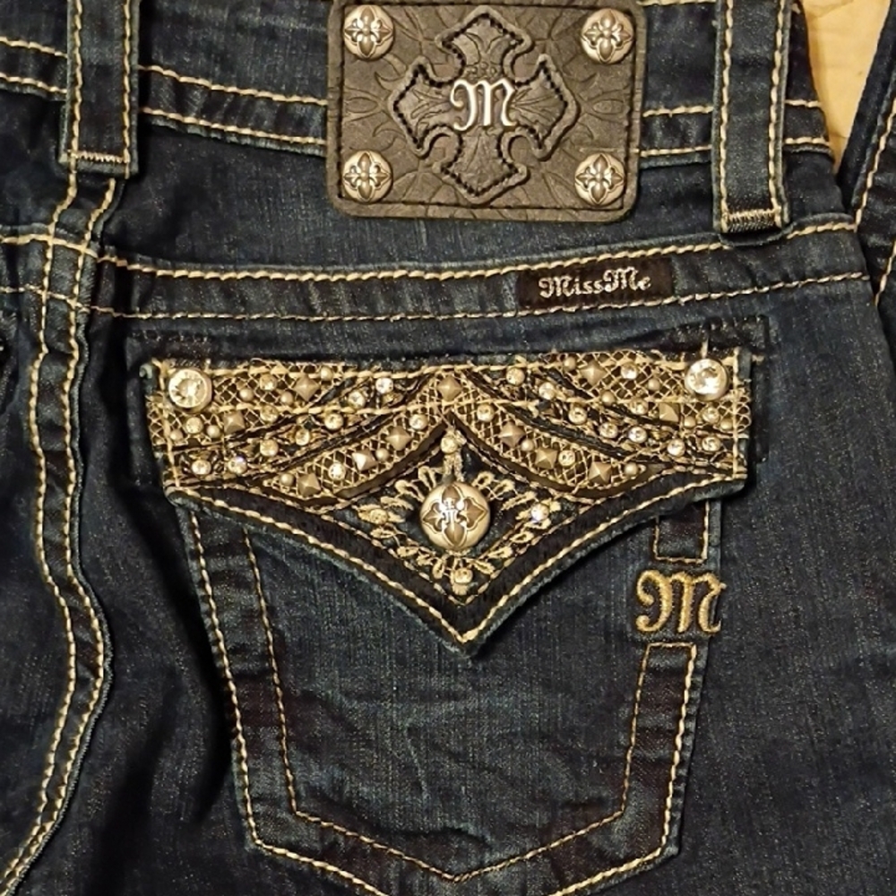 Miss Me Women's Dark Blue Embellished Jeans Sz 27 Like brand New!